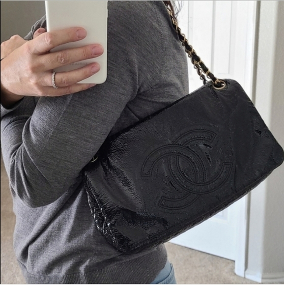 Chanel Rock and Chain Shoulder Bag - Picture 14 of 16